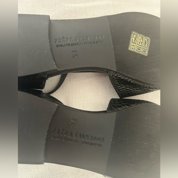 Freda Salvador Black Crocodile Pointy Pointed T-Strap Women's Flats Shoes 7.5 - Picture 5 of 5